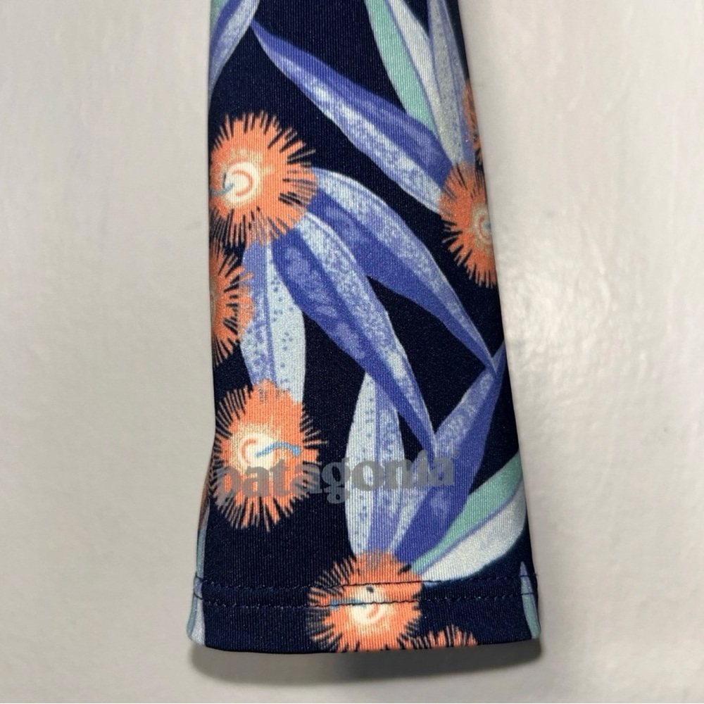 Patagonia Swell Seeker Cropped Rash Guard, size Medium - Picture 4 of 5